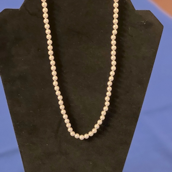 Authentic New Gorgeous Genuine String of Mallorca Pearl Necklace from Spain - Picture 5 of 11